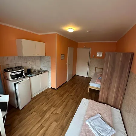 Budget Olympia Park Apartmenthostel 53 *