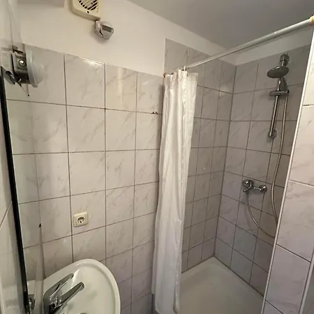 2-rent Group Han53