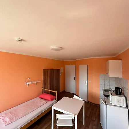 Apartmanhotel Budget Olympia Park Apartmenthostel 53 München