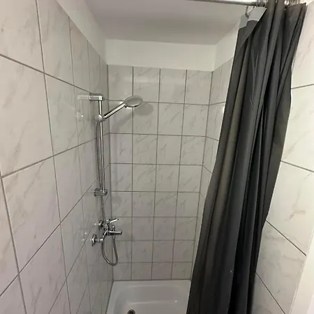 2-rent Group Han53 *