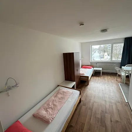 2-rent Group Han53 Vandrarhem