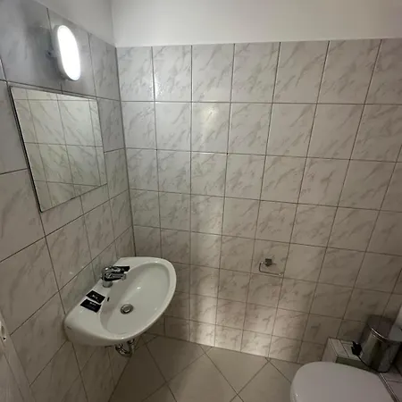 Ostello 2-rent Group Han53 *