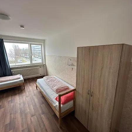 Budget Olympia Park Apartmenthostel 53 *