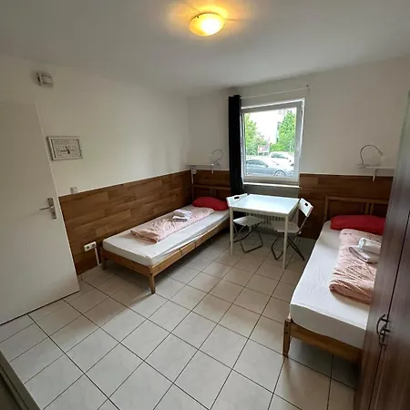 Budget Olympia Park Apartmenthostel 53 *