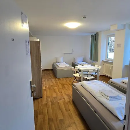 Vandrarhem 2-rent Group Han53