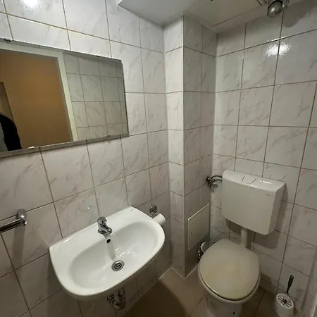 Vandrarhem 2-rent Group Han53