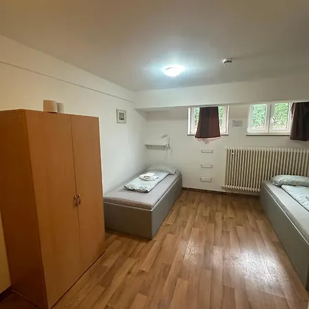 Ostello 2-rent Group Han53 *