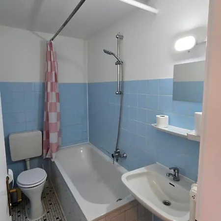 2-rent Group Han53 *