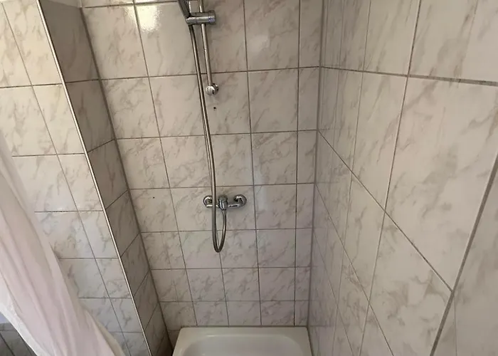 2-rent Group Han53