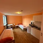 2-rent Group Han53 *