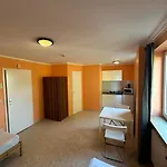 Ξενοδοχείο με διαμερίσματα 2-rent Group Han53