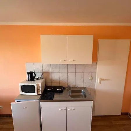 Ξενοδοχείο με διαμερίσματα 2-rent Group Han53 *