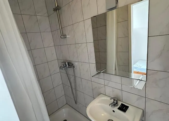 2-rent Group Han53 *